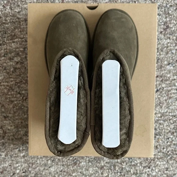 Ugg boots Classic Suede Shearling Boots - Olive - Picture 6 of 14